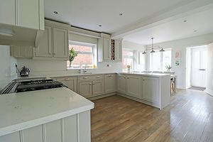 Kitchen / Diner- click for photo gallery
